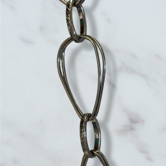 Bold Chain Necklace in Gunmetal by Paparazzi - Picture 2 of 4